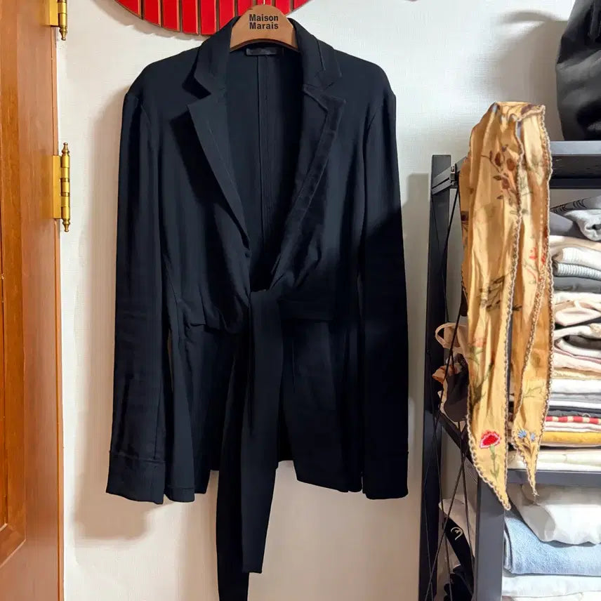 [BUNJANG] Don Quixote Black Jacket Size 4 / 도나카란 블랙 자켓