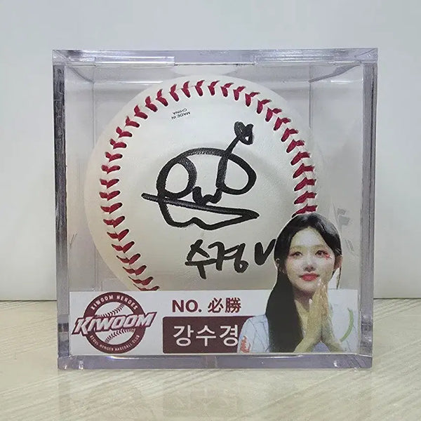 [BUNJANG] Kiwoom Cheerleader Kang Soo-kyung Autographed Baseball / 키움 강수경 치어리더 싸인볼