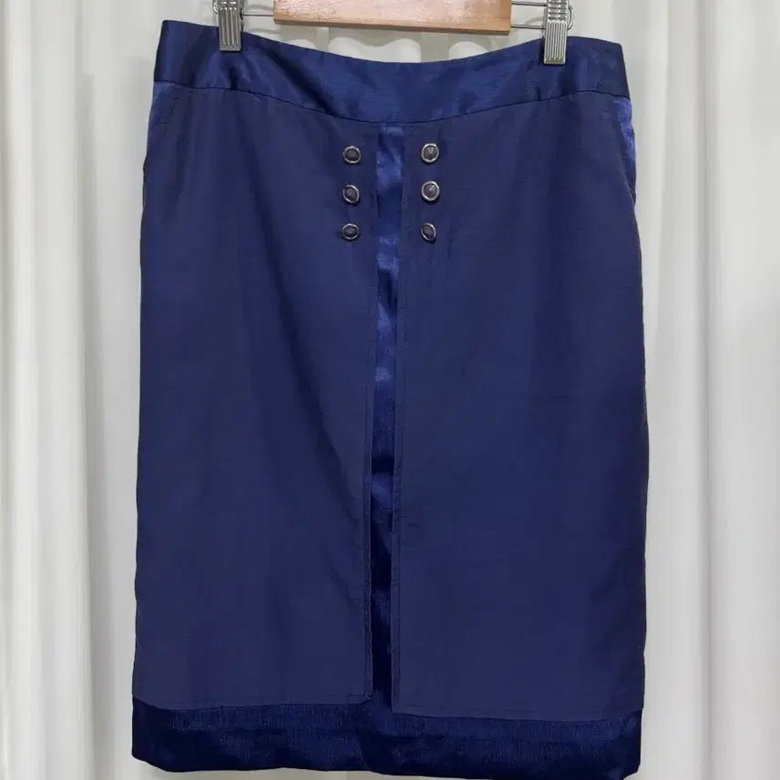 [BUNJANG] Ryan New York Navy Button Skirt Size 3 / 리안뉴욕 네이비 버튼 스커트 3