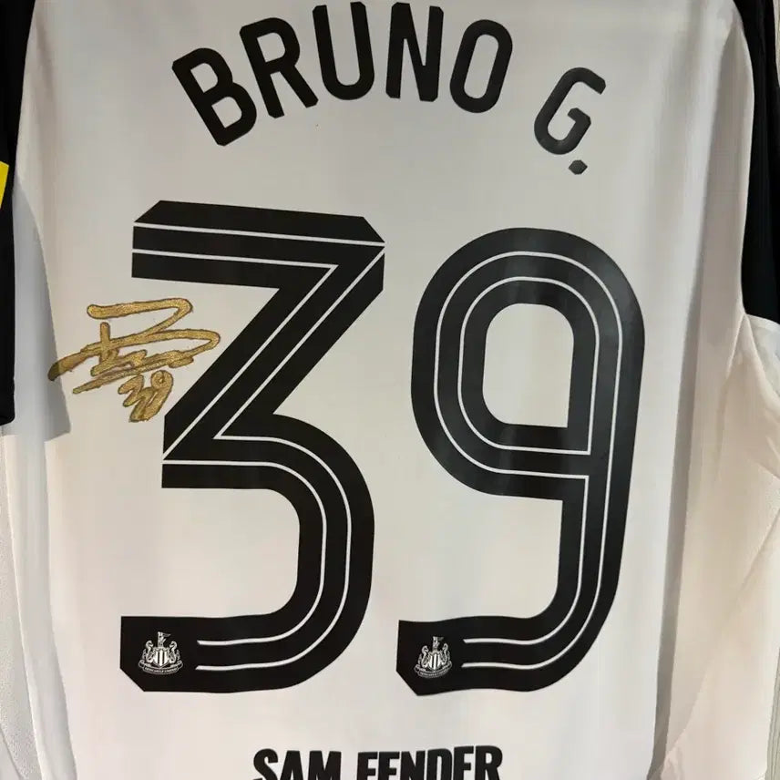 [BUNJANG] Bruno Guimarães Signed Newcastle 2024/25 Carabao Cup Jersey / 24/25 뉴캐슬 카라바오컵 기마랑이스 사인