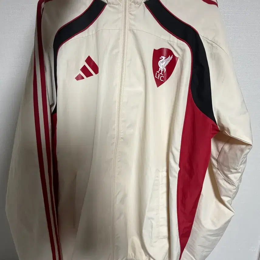 [BUNJANG] Adidas Liverpool FC UBP Windbreaker / [아디다스] 정품 보증 리버풀 FC UBP 윈드브레이커 바람막이
