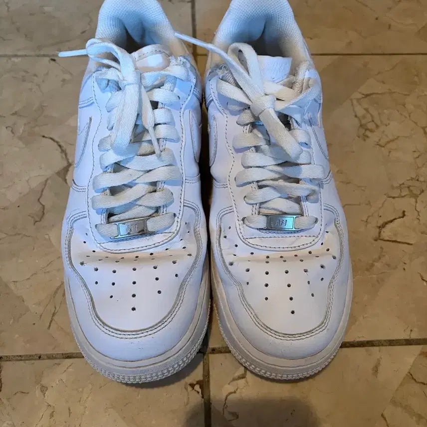 [BUNJANG] Nike Air Force 1 '07 All White Sneakers (Size 260) / 나이키 에어포스1 올백 260 / 상태 양호
