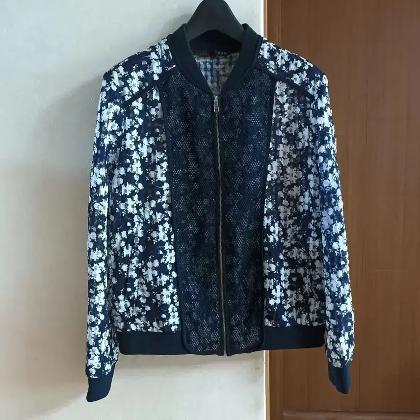 [BUNJANG] Olive des Olive Flower Pattern Bomber Jacket / 올리브데올리브 플라워 패턴 봄버 자켓