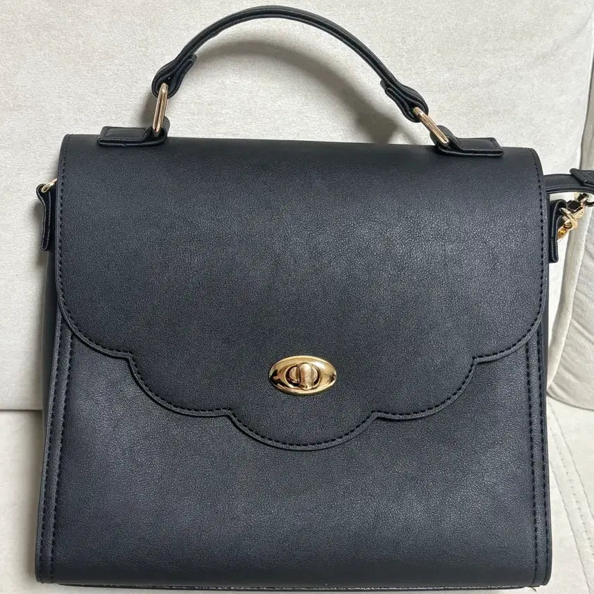 [BUNJANG] Wego Satchel Ita Bag Black / 위고 샤첼 이타백 블랙 wego