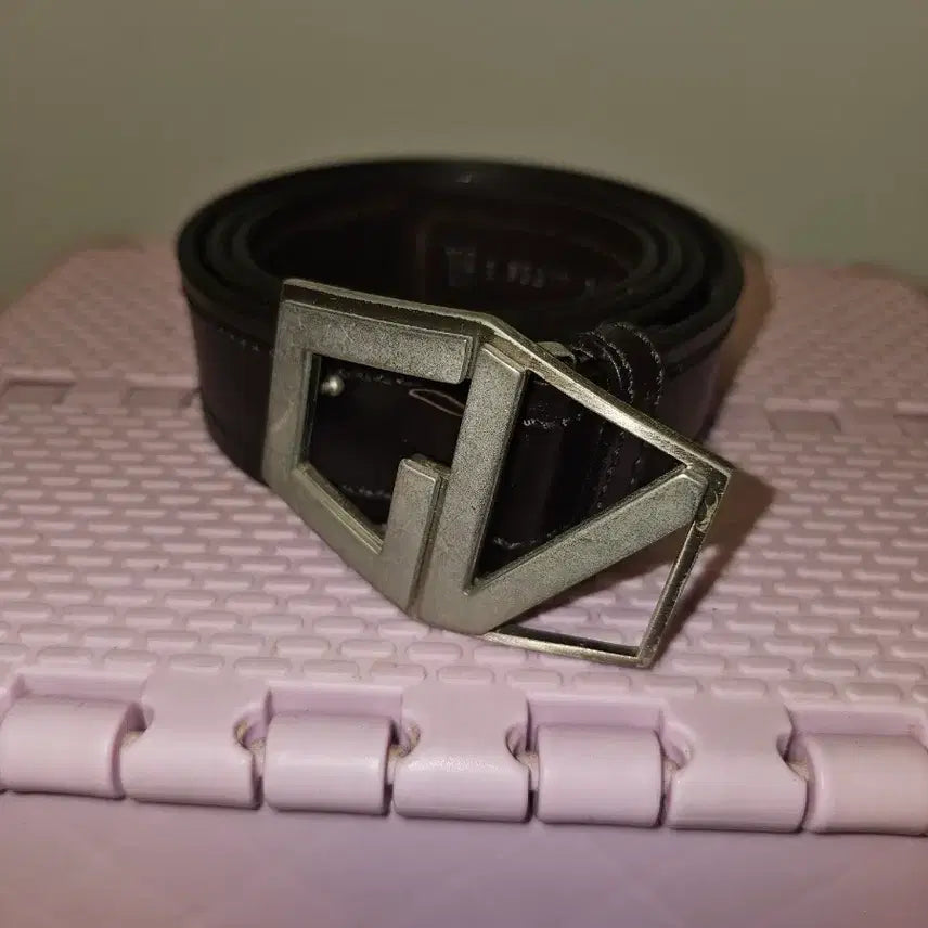 [BUNJANG] Gianni Versace GV Silver-Tone Buckle Full Grain Leather Belt / 지아니 베르사체 gv은장 통가죽벨트