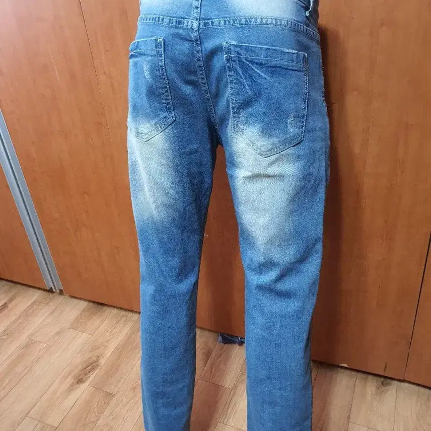 [BUNJANG] INVISIBLE Men's Stretch Slim Fit Distressed Denim Jeans (Approx. 33-34 Inch) / INVISIBLE 남성데미지디스스판청바지32입니다만 약33에서34인치정도
