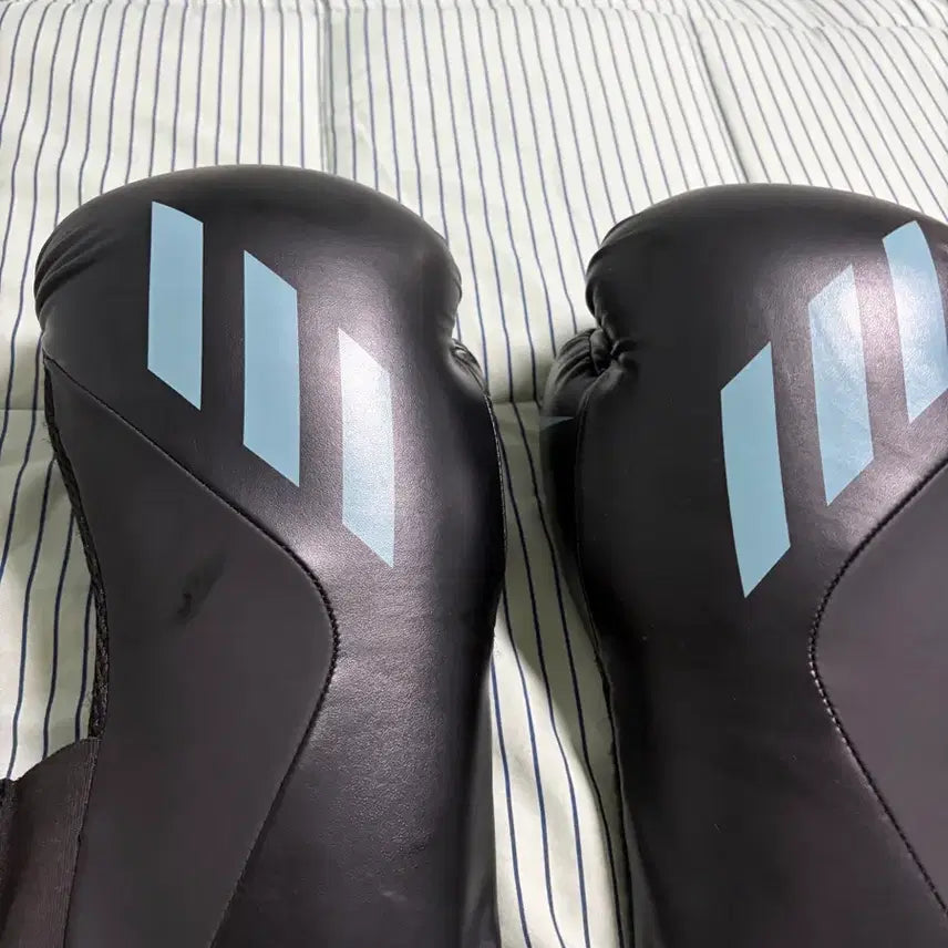 [BUNJANG] Adidas Speedtilt 150 Boxing Gloves / 아디다스 스피드틸트 150 복싱글러브 팝니다