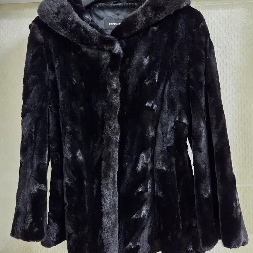 [BUNJANG] Emcee Hooded Mink Jacket Black / Emcee 후드 밍크 블랙 쟈켓 90