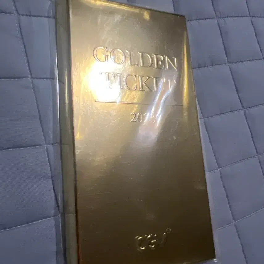 [BUNJANG] Suzume's Door-Locking Golden Ticket Limited Edition Poster Set / 스즈메의 문단속 골든티켓