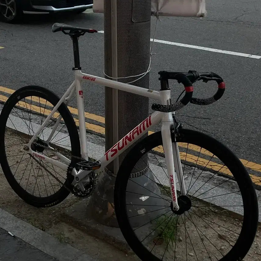 [BUNJANG] Tsunami Red White L Size Bicycle Frame with Custom Parts / 쓰나미 레드화이트 급처