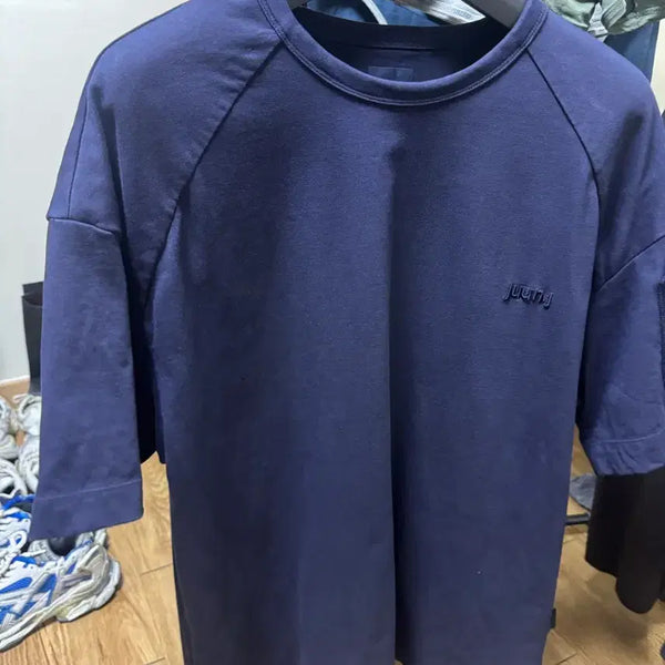[BUNJANG] JUUN.J Navy Logo Embroidered Short Sleeve T-Shirt / 준지 반팔