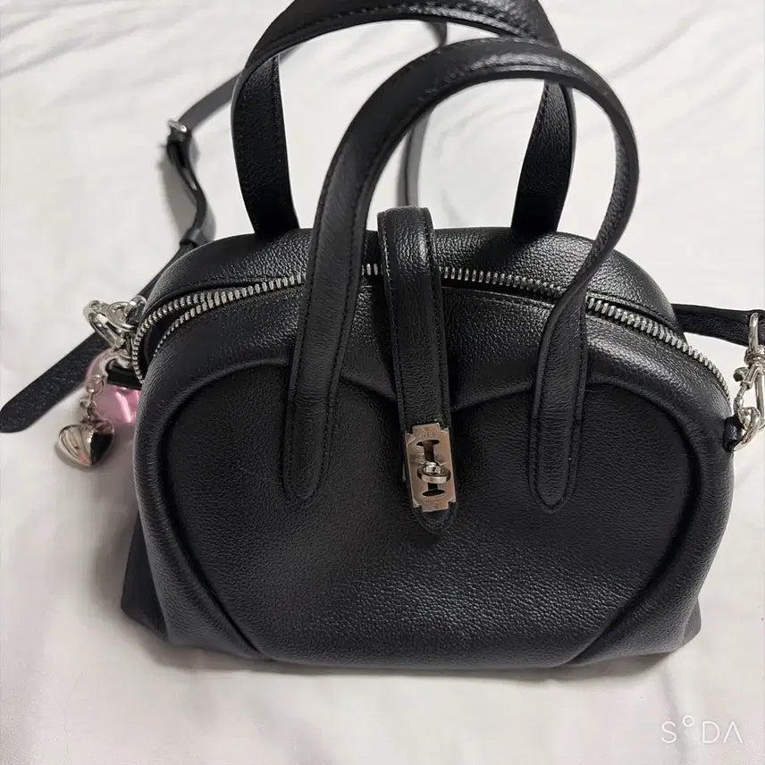 [BUNJANG] Vunque Heart Shoulder Bag / 분크 하트 숄더백