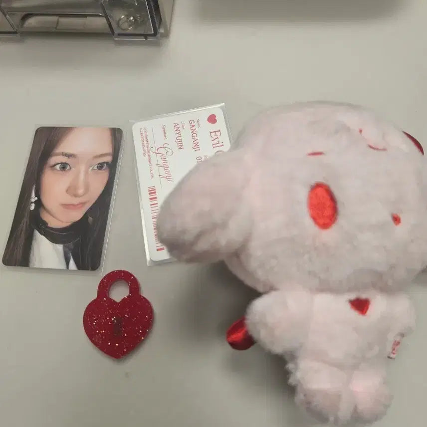 [BUNJANG] IVE Love Dive Cupid Doll Keychain Yujin / 아이브 이블 큐피트 인형 키링 유진