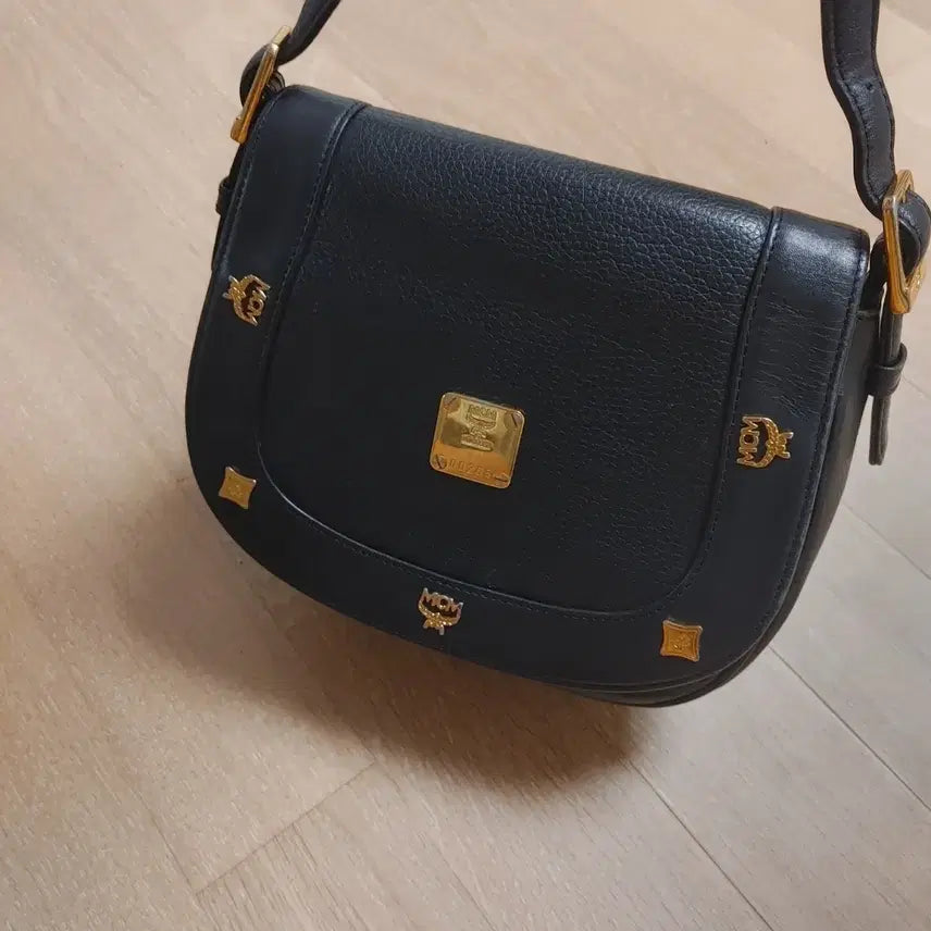 [BUNJANG] MCM Black Shoulder Bag / MCM 숄더백 블랙