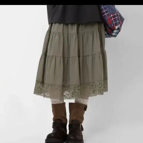 [BUNJANG] Tilde Seoul Aro Midi Lace Skirt / 틸데서울 아로 미디 레이스 스커트 팔아요