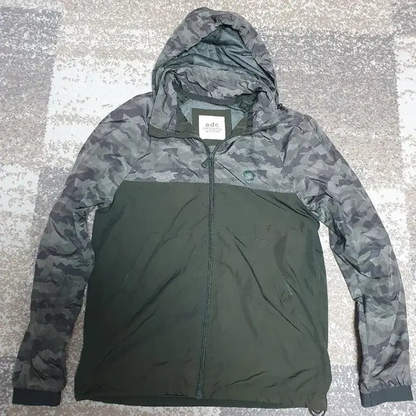 [BUNJANG] edc by Esprit Women's Camouflage Windbreaker Jacket (XS) / [edc] 에스프리 여성 카모 바람막이 자켓 (여유핏 XS / 추천 55~날씬66)