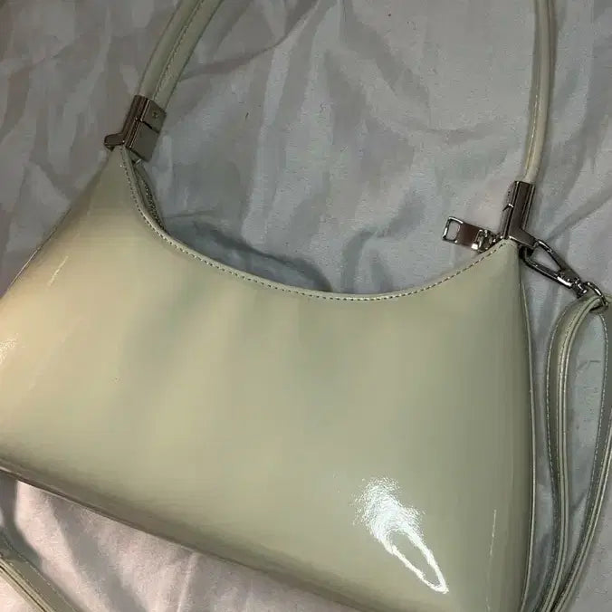 [BUNJANG] Beige Enamel Women's Clutch Handbag / 핸드백 원가 25800원