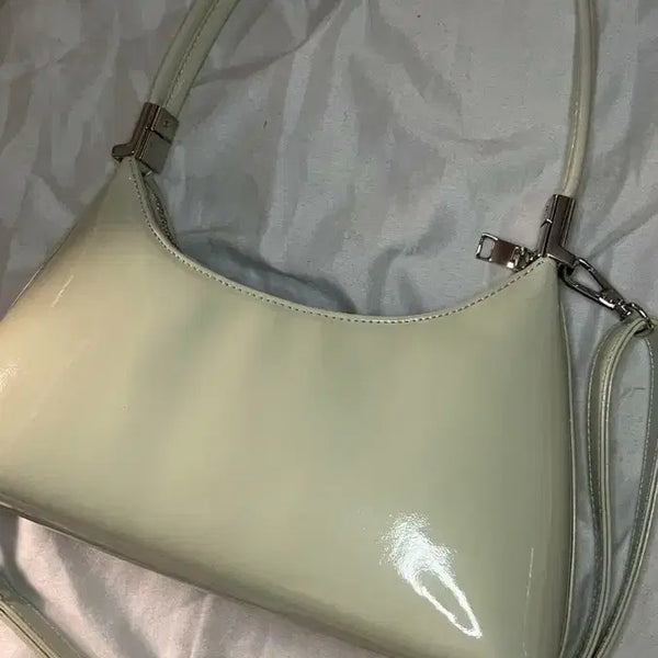 [BUNJANG] Beige Enamel Women's Clutch Handbag / 핸드백 원가 25800원