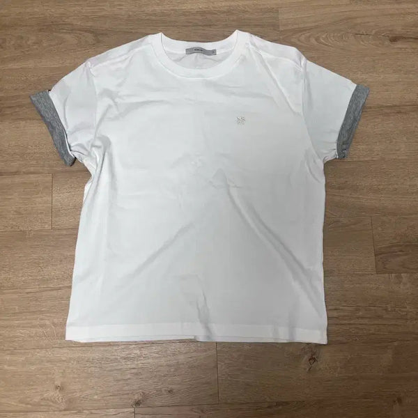 [BUNJANG] KIMUER Color-Blocked Roll-Up Short-Sleeve T-Shirt / 키뮤어-배색 롤업 크롬 반팔 티셔트(흰색