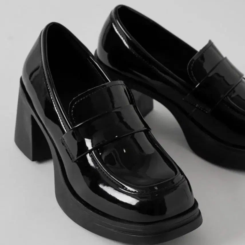 [BUNJANG] Chakhan Shoes Patent Leather Wedge Loafer Heel, Black, Size 245 / 착한 구두 웨지 통굽 로퍼힐 245 유광블랙