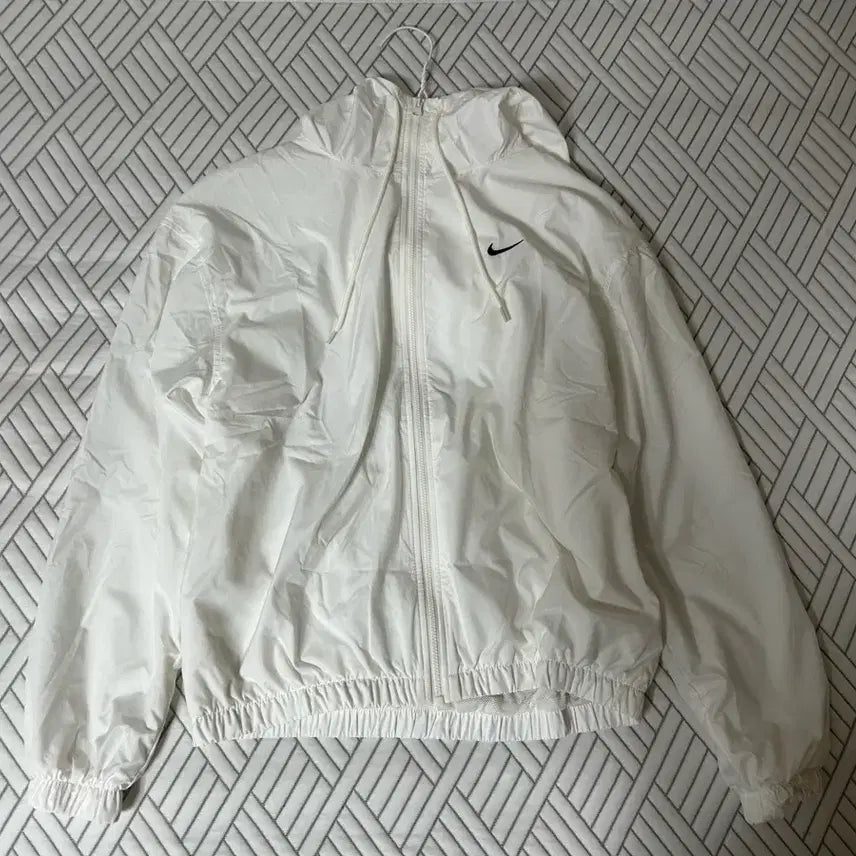 [BUNJANG] Nike Women's White Windbreaker Jacket / 나이키 바람막이