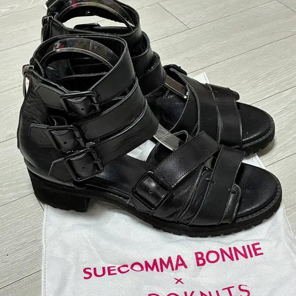 [BUNJANG] SUECOMMA BONNIE Gladiator Chunky Walker Sandals / 정품 슈콤마보니 글래디에이터 청키 워커 샌들
