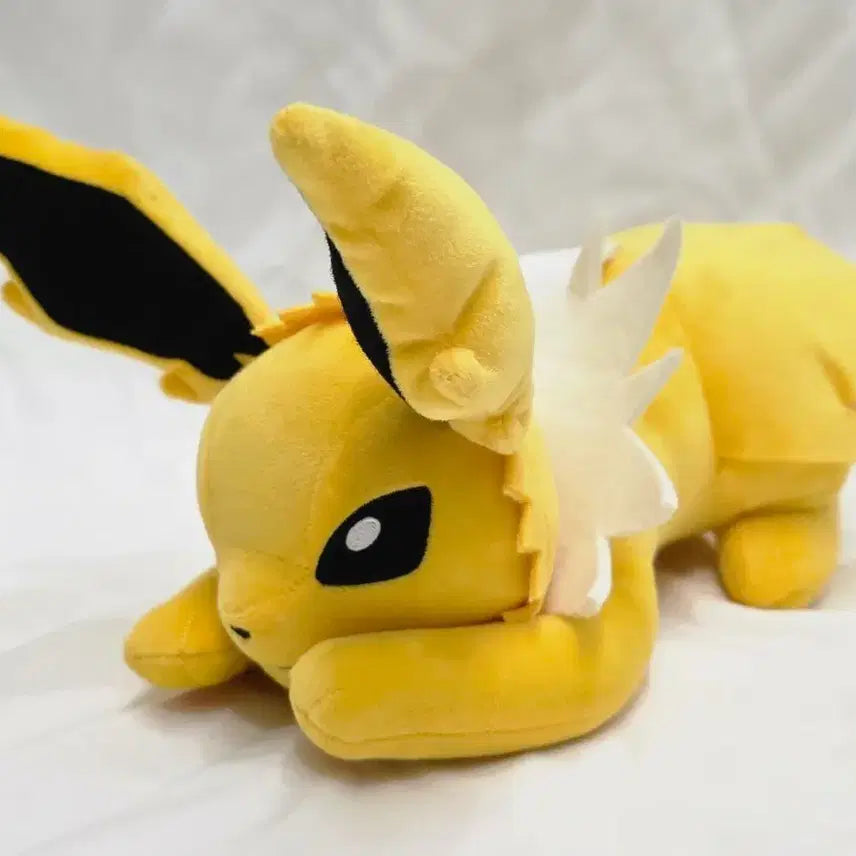 [BUNJANG] Banpresto Pokemon Mecha Mozu Napping Ver. Jolteon Plush / 포켓몬스터 반프레스토 메챠모후굿토 낮잠ver 이브이즈 쥬피썬더 인형 판매합니다