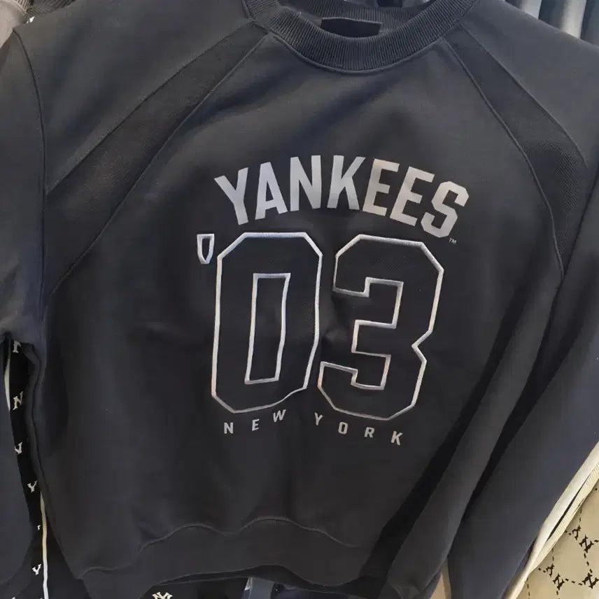 [BUNJANG] MLB New York Yankees Logo Sweatshirt XXL Black / MLB 로고기본맨투맨 새상품 진짜저렴히판매해요!