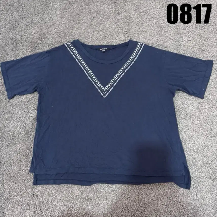 [BUNJANG] Plastic Island Embroidered Short Sleeve T-Shirt / 플라스틱 아일랜드 자수 반팔(s)