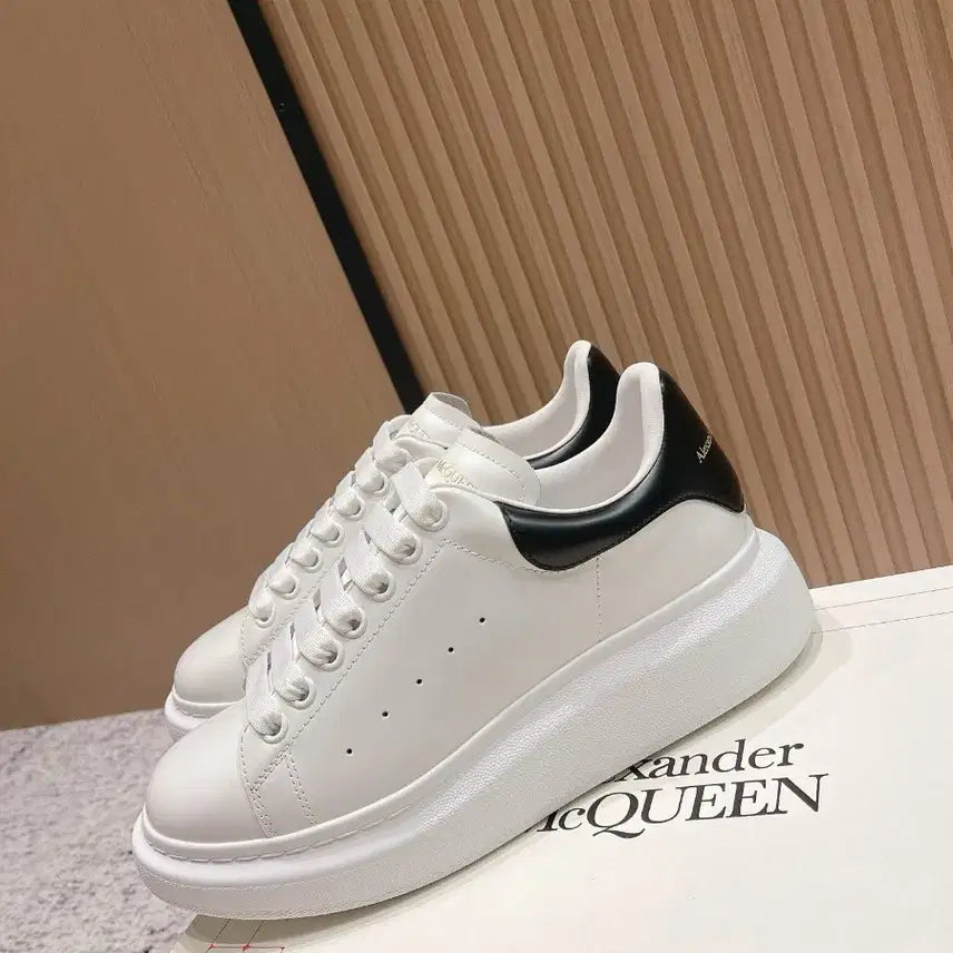 [BUNJANG] McQueen Casual White Sneakers / 맥퀸 캐주얼 운동화 화이트 스니커즈입니다