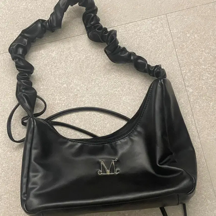 [BUNJANG] Musent Shirring Crossbody Bag / 무센트 셔링 크로스백