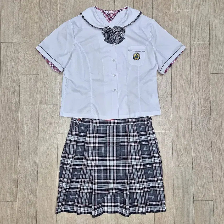 [BUNJANG] Morak Middle School Girls Summer Uniform Blouse & Skirt Set (Size 105/83) / 모락중학교 여자 하복 블라우스 스커트 치마 세트 105/83