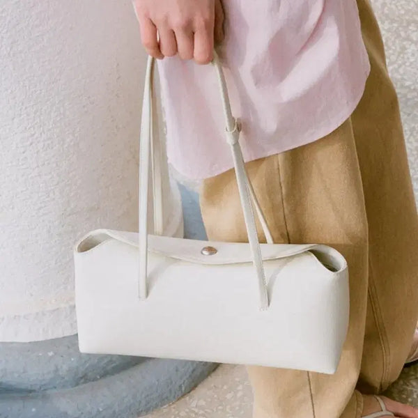 [BUNJANG] Ostkaka Pebble Flap Shoulder Bag Ivory / 오스트카카 페블 플랩 숄더백 아이보리