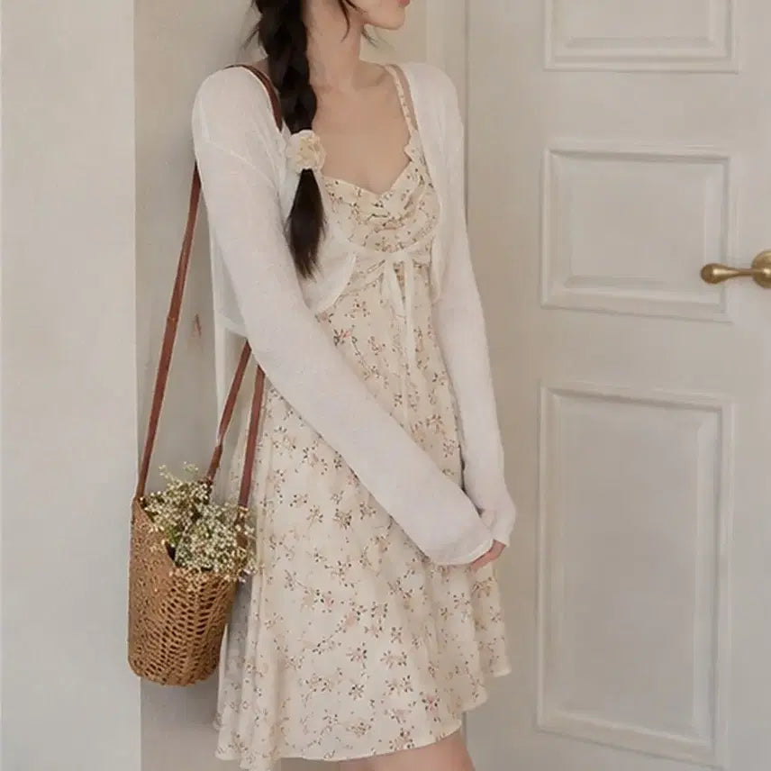 [BUNJANG] Buttercream Floral Spaghetti Strap Dress / 새상품 ) 버터크림 플라워 끈나시 원피스 S-M / 뒤 스모킹 밴딩, 허리끈