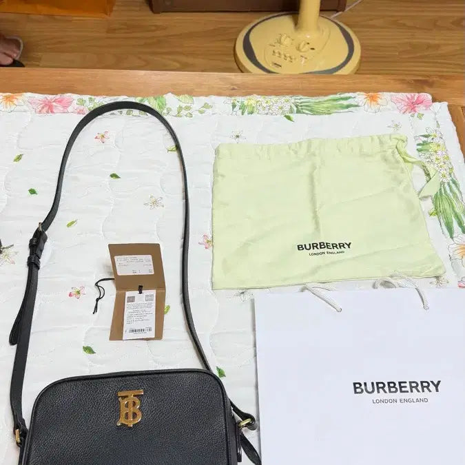[BUNJANG] Burberry TB Small Camera Bag Black / 버버리 TB 스몰 카메라백 팔아요