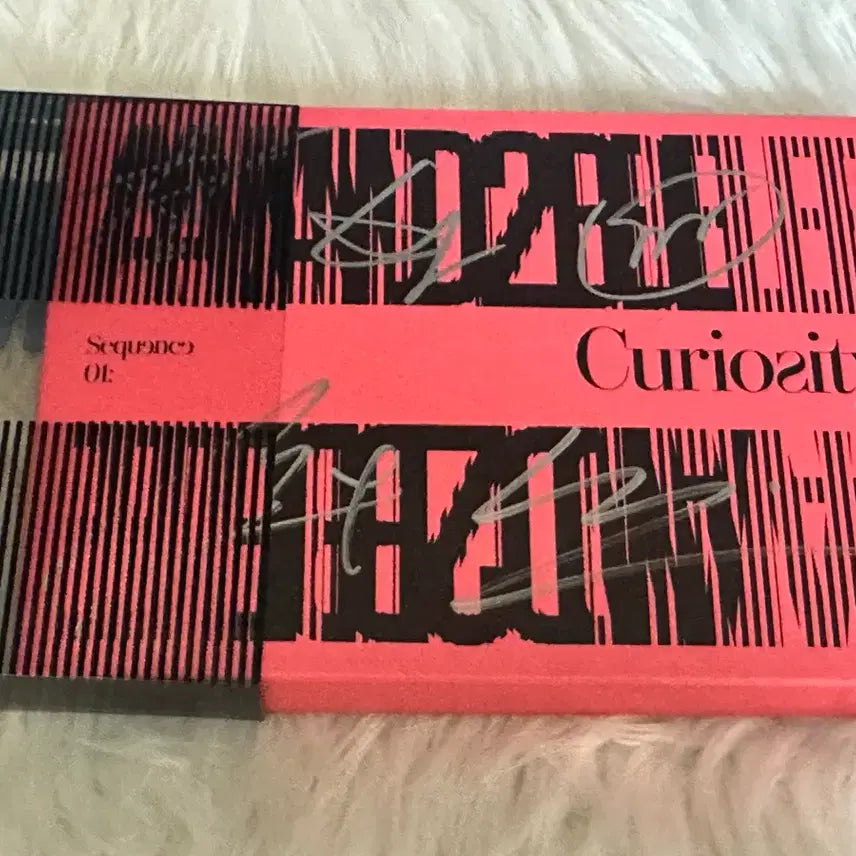 [BUNJANG] AND2BLE Autographed Album 'Curiosity' / 앤더블 AND2BLE 친필 싸인 앨범