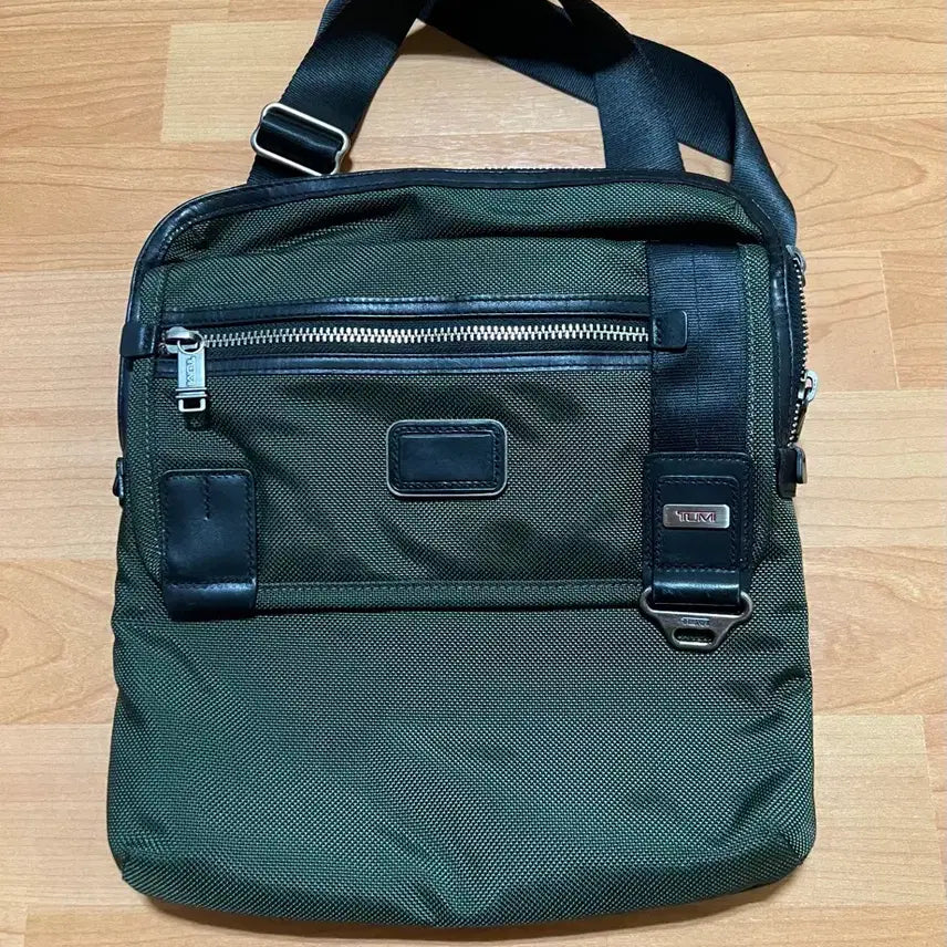 [BUNJANG] TUMI Alpha Bravo Flap Crossbody Bag / 투미(TUMI) 알파 브라보 플랩 크로스바디백