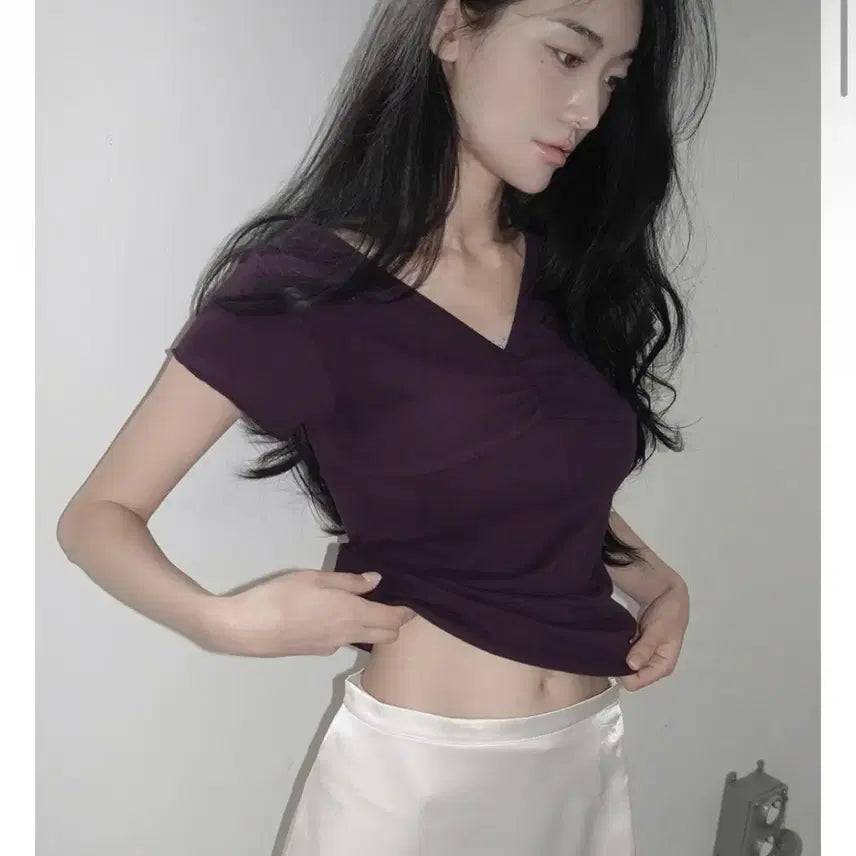 [BUNJANG] Morent Rayel Shirring V-Neck Short-Sleeve T-Shirt (Black) / 1회착용) 모렌트 레이엘 셔링 브이넥 반팔티 (블랙)