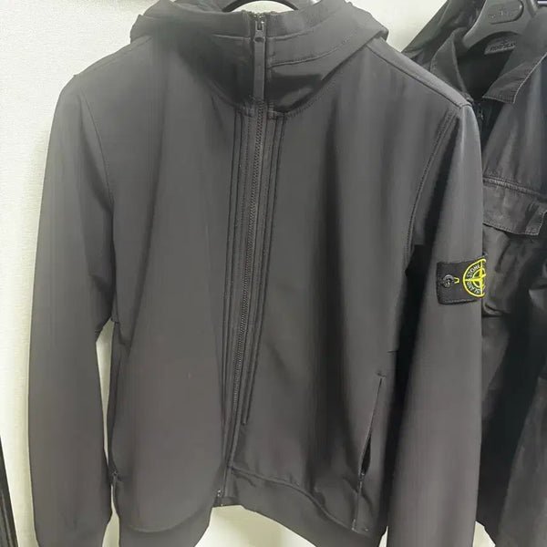 [BUNJANG] Stone Island 22SS Light Soft Shell Jacket Black M / 22ss 스톤아일랜드 라이트 소프트쉘 블랙 M