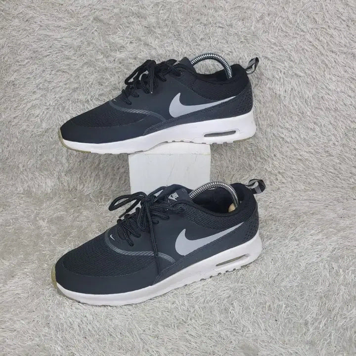 [BUNJANG] Nike Air Max Thea Sneakers / 230 나이키 에어맥스 테아 스니커즈