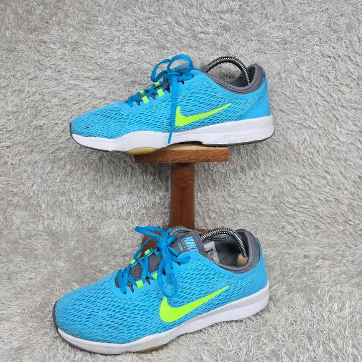 [BUNJANG] Nike Training Zoom Fit W Sneakers / 235 나이키 트레이닝 줌 핏 W 스니커즈