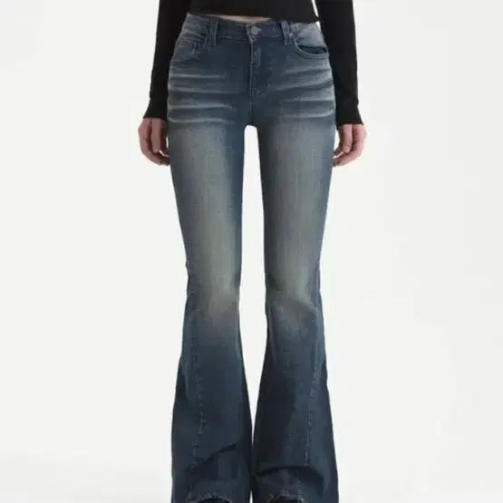 [BUNJANG] Synergy Cat Washing Mid-Rise Bootcut Jeans Vintage Blue (S) / 시너진 캣워싱 미드라이즈 진 부츠컷 청바지 빈티지블루 (S)