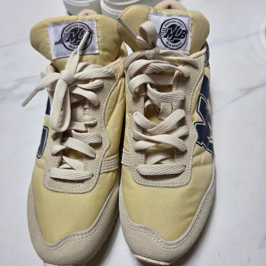 [BUNJANG] MLB Mega Logo Court Sneakers Yellow Size 235 / MLB 메가로고 코트스니커즈 옐로우 235 사이즈