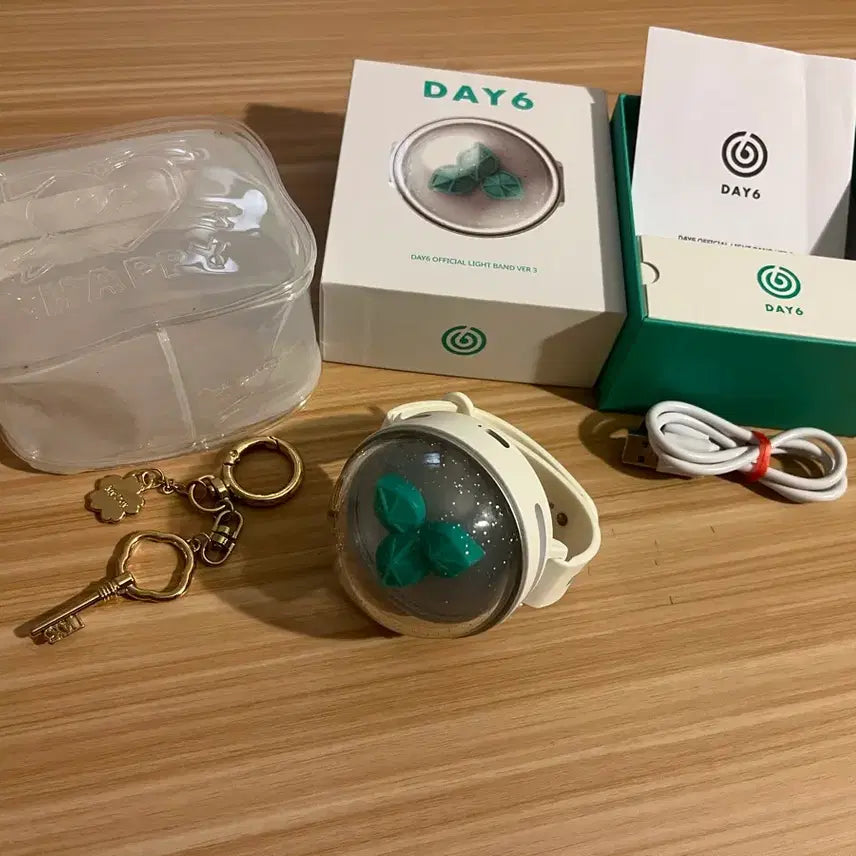 [BUNJANG] DAY6 Official Lightstick Made Watch Ver. 3 / DAY6 응원봉 마데워치