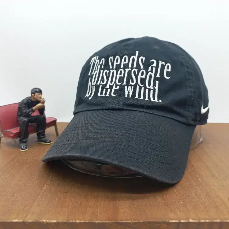 [BUNJANG] Nike Custom Move to Zero 6-Panel Baseball Cap with Lettering Embroidery / 나이키 정품 커스텀 무브투제로 6패널 야구 모자 레터링 자수 볼캡 블랙