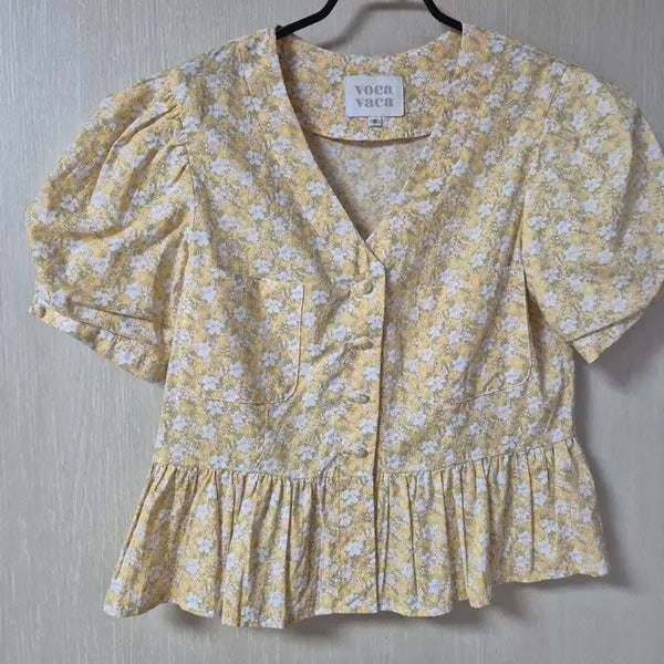 [BUNJANG] VOCAVACA Flower Puff Sleeve Frill Blouse / 보카바카 플라워 퍼프 소매 프릴 블라우스