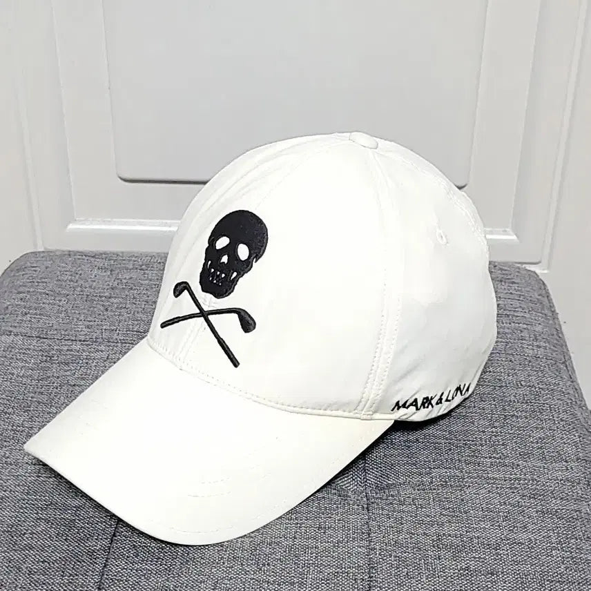 [BUNJANG] Mark &ロナ White Cotton Ball Cap Hat / [마크앤로나] 골프 모자 볼캡 흰색