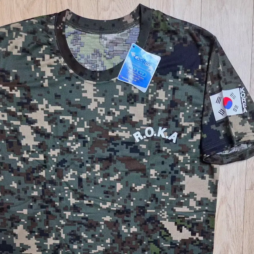 [BUNJANG] Kamizone Korea Army Coolon New Digital Short Sleeve T-Shirt Size 90 / 미사용 카미존 코오롱 원단 한국 육군 쿨론 신형 디지털 반팔티 90사이즈(줄자사진 참고)