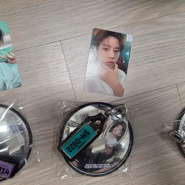 [BUNJANG] Stray Kids Hyunjin Photocard Exchange / 트럭키링 교환(한,승민,방찬-->현진)