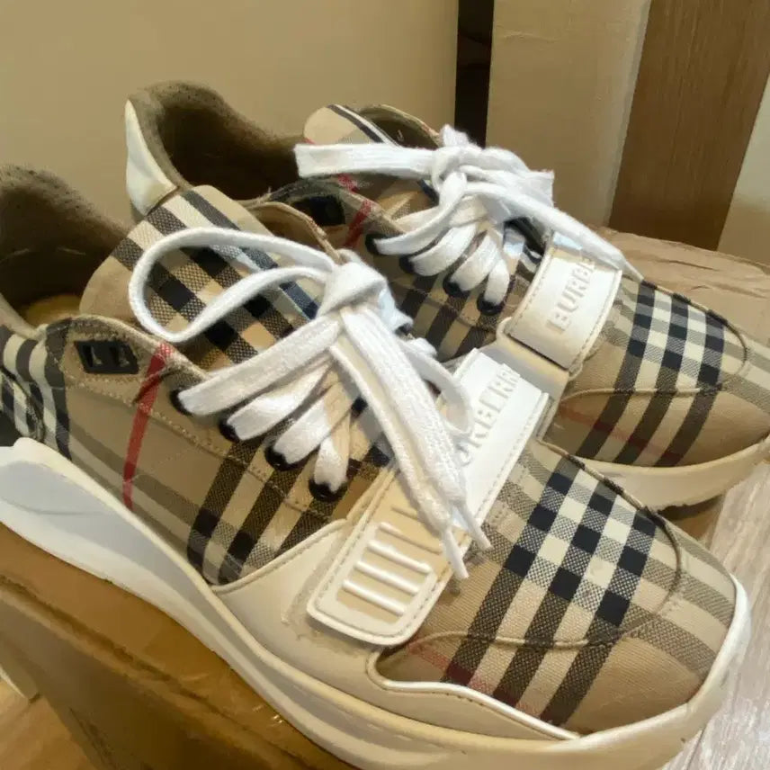 [BUNJANG] Burberry Vintage Check Sneakers / 버버리 빈티지 체크 스니커즈